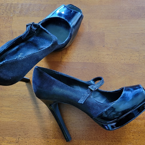 Calvin Klein black spiked heels, open toe 5" heel - Picture 13 of 14